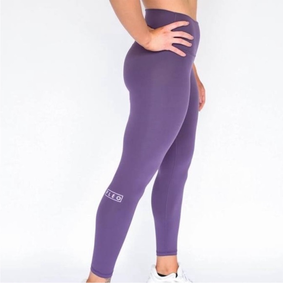 Fleo El Toro High Waisted Navy Cosmos Purple Indigo Athletic Leggings, size M - Picture 3 of 3